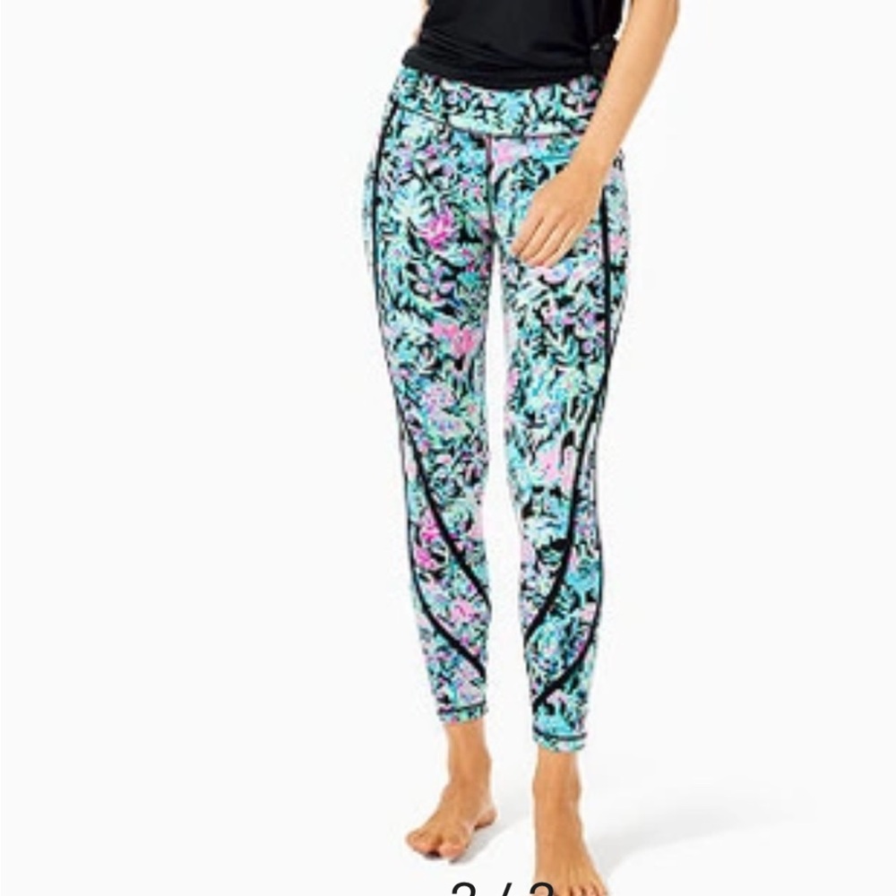 Lilly Pulitzer LUXLETIC 26" WEEKENDER HIGH RISE LEGGING IN ONYX LETS GET WILD